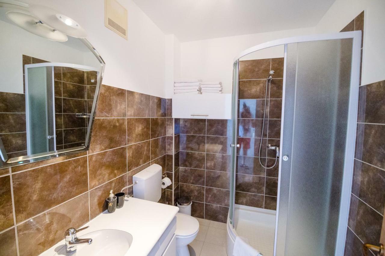 Apartments Bandalo Podstrana Ngoại thất bức ảnh